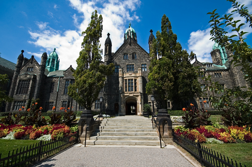 DU HỌC CANADA: TRƯỜNG ĐẠI HỌC TORONTO
